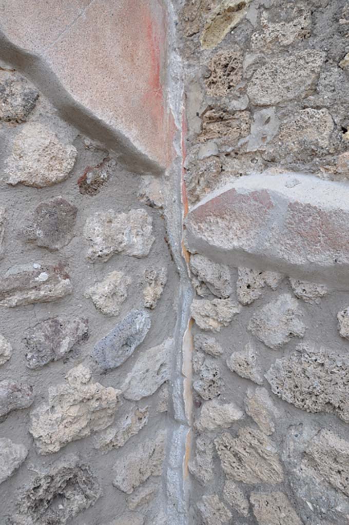 IX.5.9 Pompeii. July 2017. Atrium “b”, detail from north-east corner.
Foto Annette Haug, ERC Grant 681269 DÉCOR