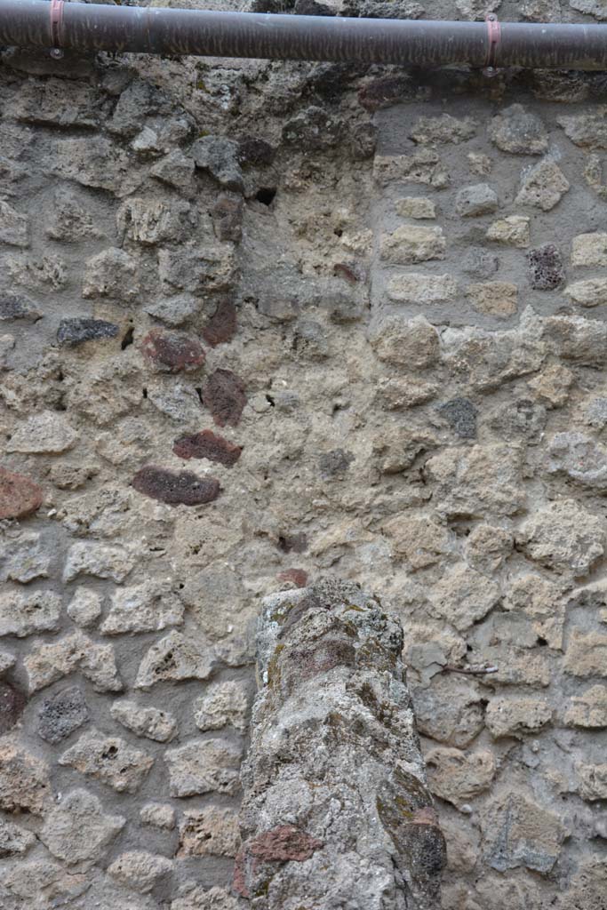 IX.5.9 Pompeii. May 2017. Room “d”, looking west to north wall, separating rooms “d” and “c”.
Foto Christian Beck, ERC Grant 681269 DÉCOR.