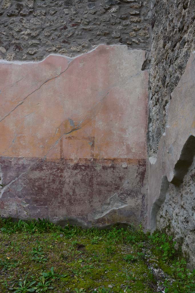 IX.5.9 Pompeii. March 2017. Room “d”, lower south wall in south-west corner.
Foto Christian Beck, ERC Grant 681269 DÉCOR.