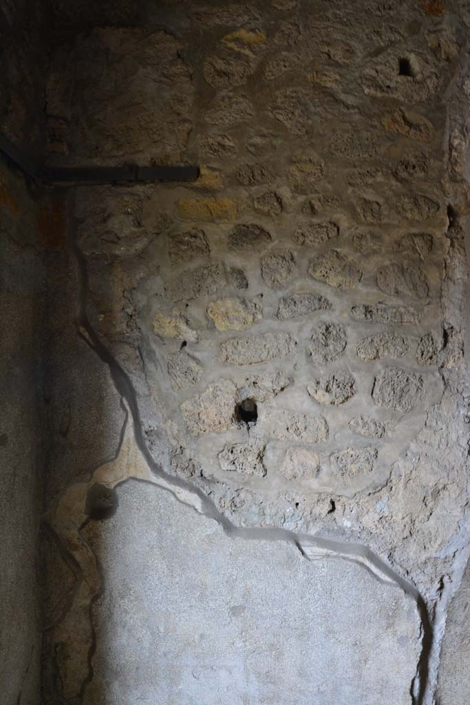 IX.5.9 Pompeii. March 2017. Room “e”, looking towards south wall at east end.
Foto Christian Beck, ERC Grant 681269 DÉCOR.