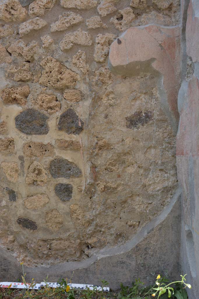 IX.5.9 Pompeii. May 2017. Room “g”, north wall in north-east corner.
Foto Christian Beck, ERC Grant 681269 DÉCOR.