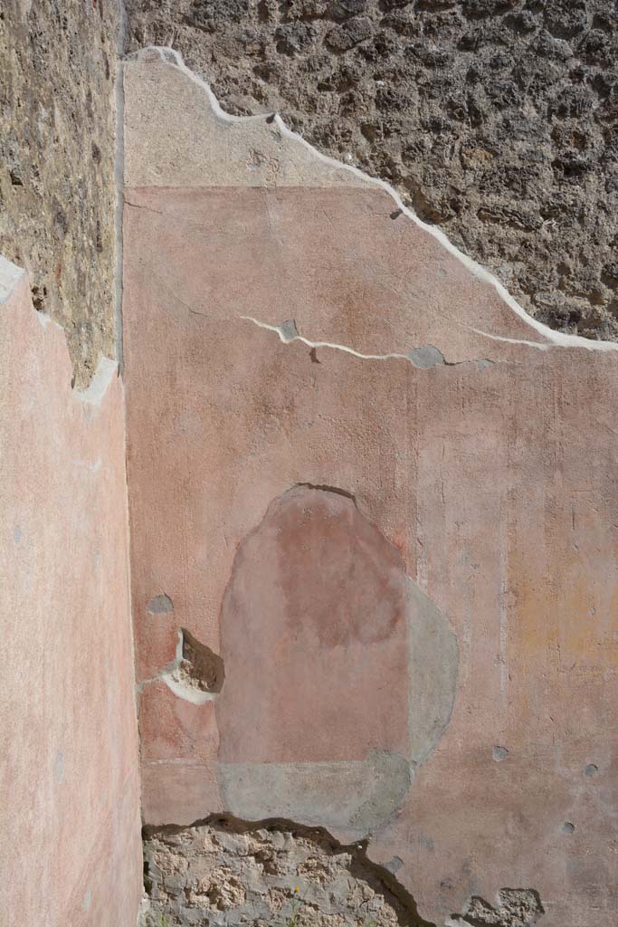 IX.5.9 Pompeii. May 2017. Room “g”, south wall at east end.
Foto Christian Beck, ERC Grant 681269 DÉCOR.