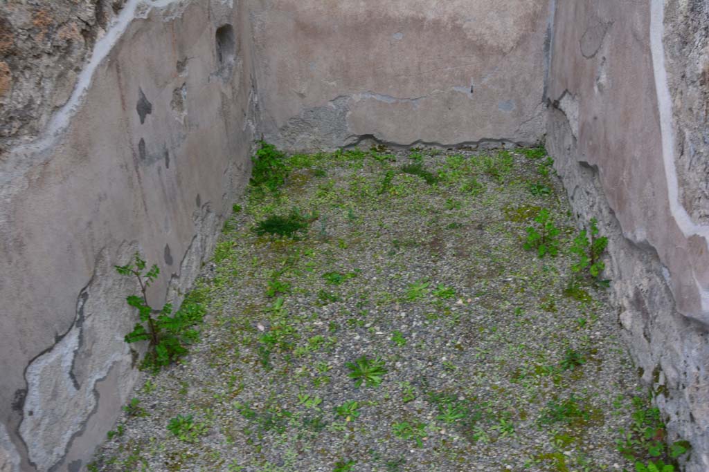 IX.5.9 Pompeii. March 2017. Room “h”, looking east across flooring.
Foto Christian Beck, ERC Grant 681269 DÉCOR.