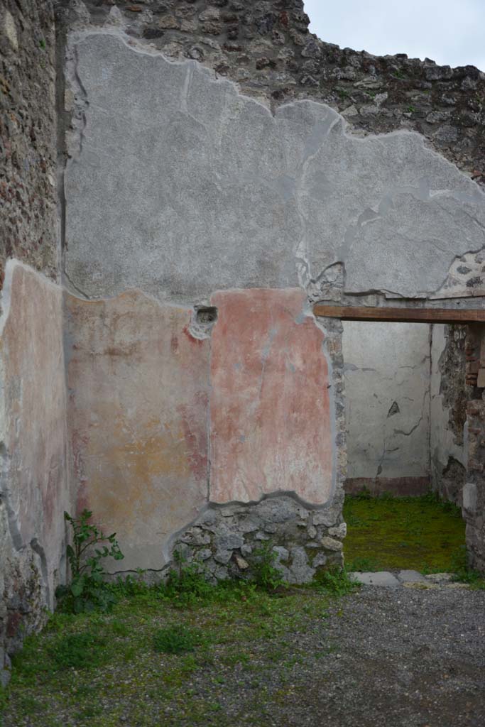 IX.5.9 Pompeii. March 2017. 
Room “i”, south wall in south-east corner, on east side of doorway to room “o”.
Foto Christian Beck, ERC Grant 681269 DÉCOR.