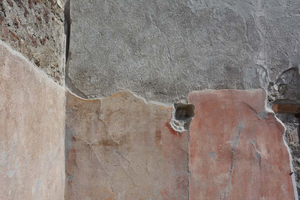 IX.5.9 Pompeii. May 2017. Room “i”, upper south wall in south-east corner.
Foto Christian Beck, ERC Grant 681269 DÉCOR.