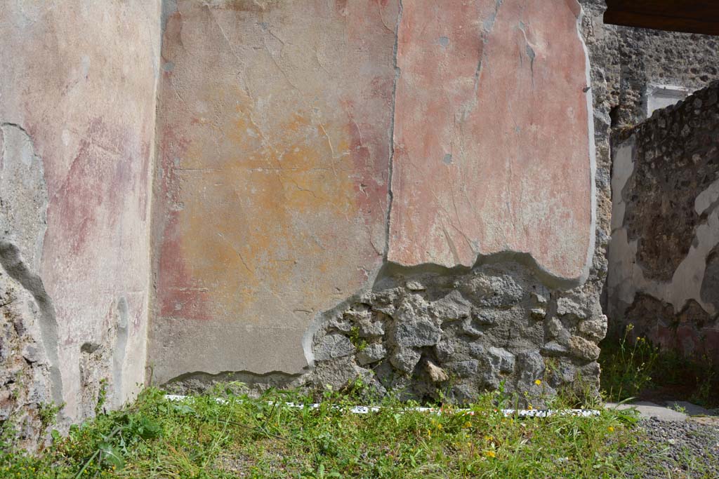 IX.5.9 Pompeii. May 2017. Room “i”, detail from lower south wall in south-east corner.
Foto Christian Beck, ERC Grant 681269 DÉCOR.