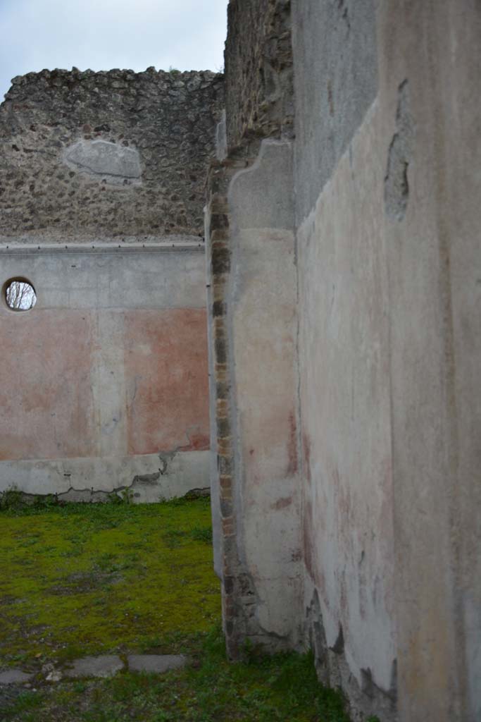IX.5.9 Pompeii. March 2017. 
Room “i”, looking south towards pilaster on west side of doorway to room “p”.
Foto Christian Beck, ERC Grant 681269 DÉCOR.