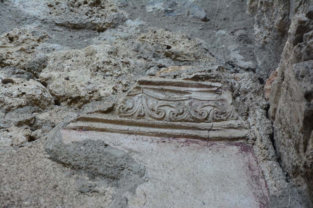 IX.5.11 Pompeii. March 2017. Room k, detail of stucco frieze on upper east wall at south end.
Foto Christian Beck, ERC Grant 681269 DÉCOR.