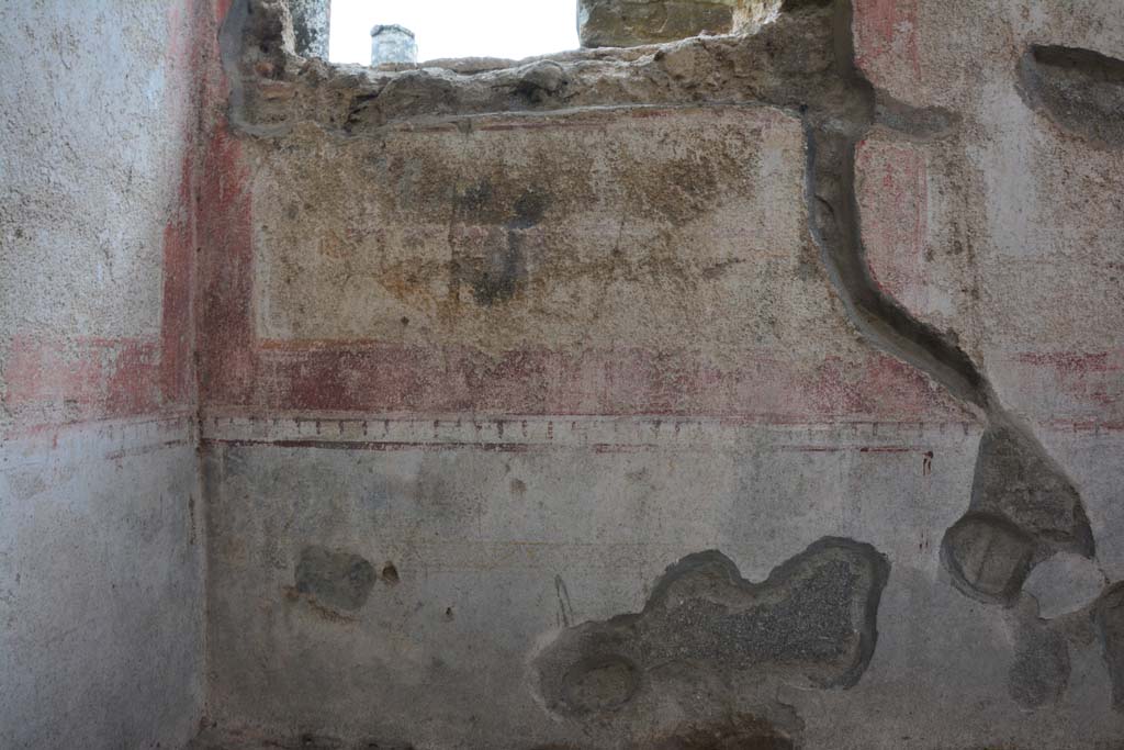 IX.5.11 Pompeii. March 2017. Room k, below window on south wall in south-east corner.  
Foto Christian Beck, ERC Grant 681269 DÉCOR.