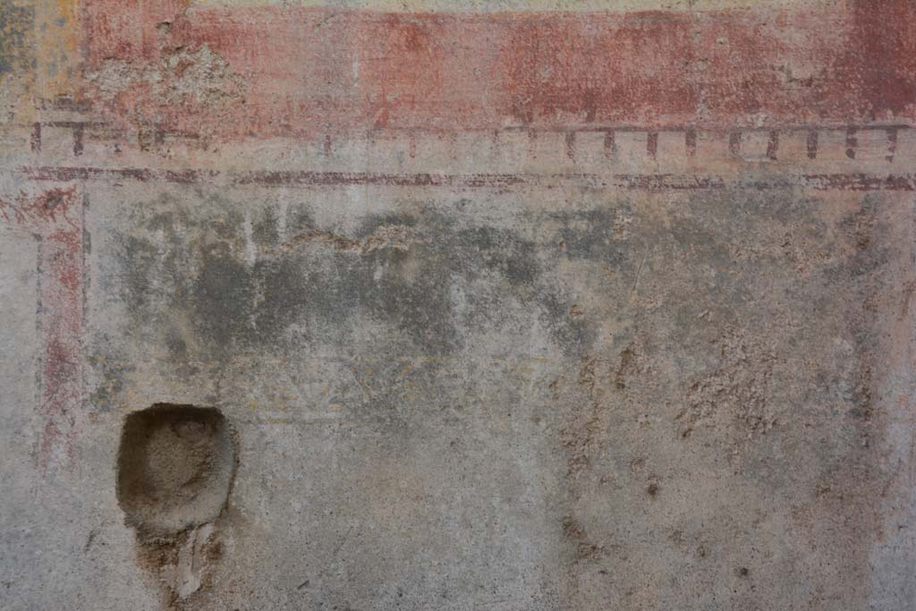 IX.5.11 Pompeii. March 2017. Room k, detail of zoccolo on west wall at north end below panel with figure of Muse Calliope.
Foto Christian Beck, ERC Grant 681269 DÉCOR.