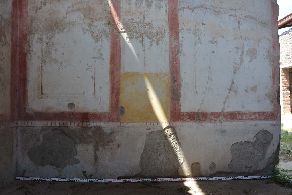 IX.5.11 Pompeii. May 2017. Room k, looking towards north wall with doorway to atrium b, on right.
Foto Christian Beck, ERC Grant 681269 DÉCOR.