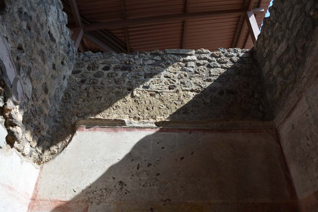 IX.5.11 Pompeii. May 2017. Room f, upper south wall.
Foto Christian Beck, ERC Grant 681269 DÉCOR.