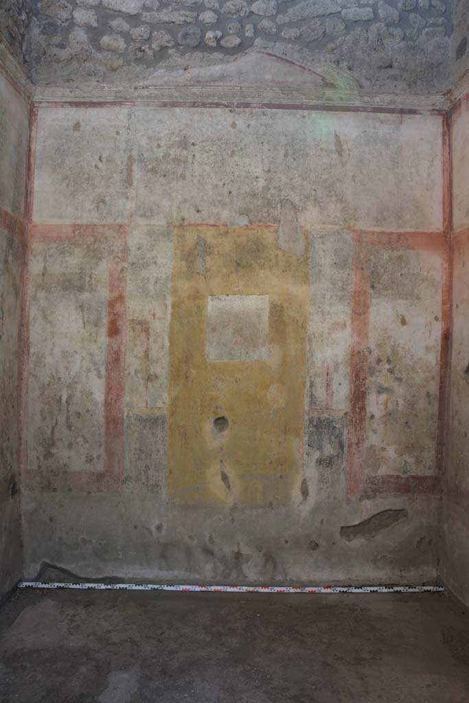IX.5.11 Pompeii. May 2017. Room f, looking towards west wall.
Foto Christian Beck, ERC Grant 681269 DÉCOR.