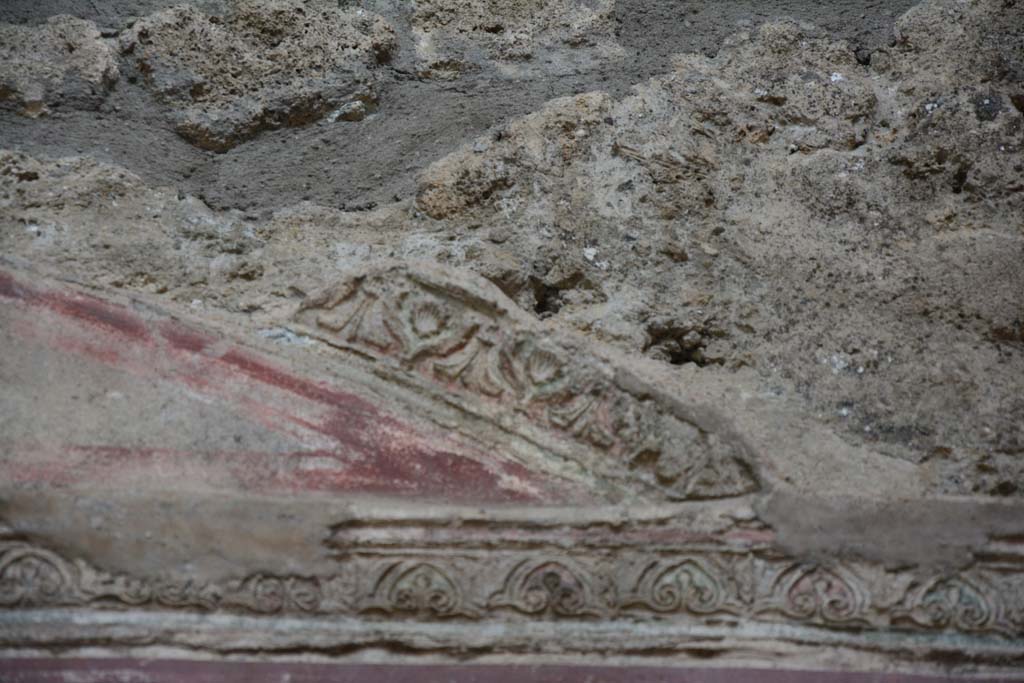 IX.5.11 Pompeii. March 2017. Room f, detail of stucco cornice towards north end of west wall.
Foto Christian Beck, ERC Grant 681269 DÉCOR.