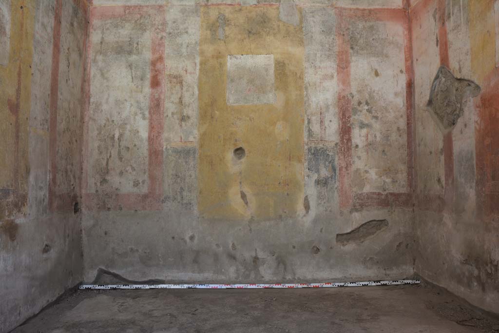 IX.5.11 Pompeii. May 2017. Room f, looking towards west wall.
Foto Christian Beck, ERC Grant 681269 DÉCOR.