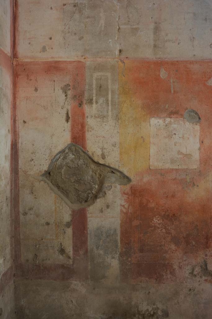 IX.5.11 Pompeii. May 2017. Room f, north wall in north-west corner.
Foto Christian Beck, ERC Grant 681269 DÉCOR.