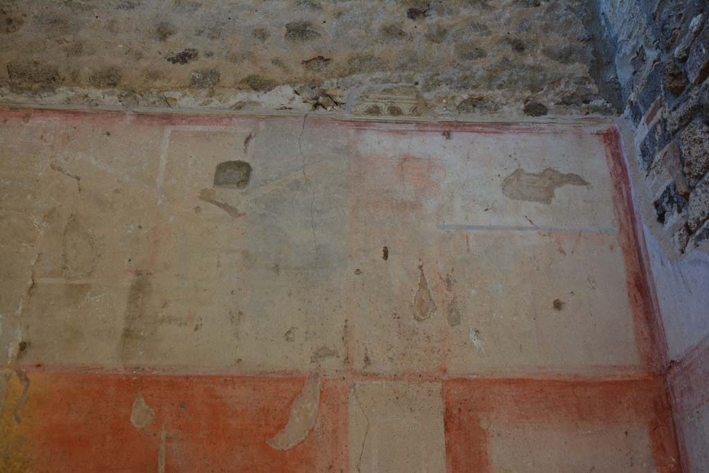 IX.5.11 Pompeii. May 2017. Room f, upper north wall towards north-east corner.
Foto Christian Beck, ERC Grant 681269 DÉCOR.