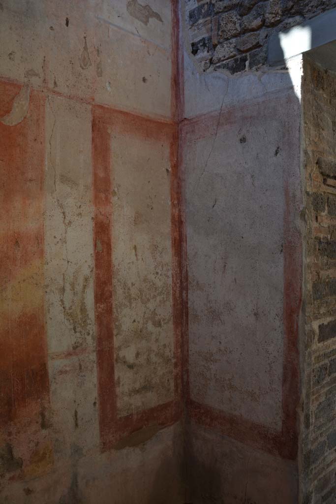 IX.5.11 Pompeii. May 2017. Room f, north-east corner.
Foto Christian Beck, ERC Grant 681269 DÉCOR.