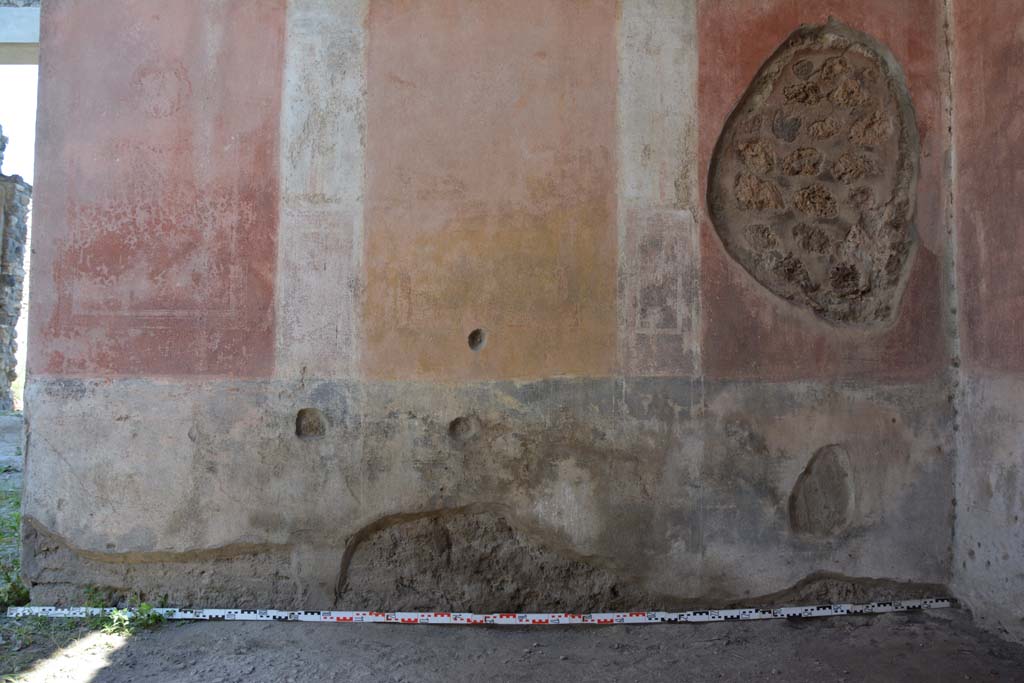 IX.5.11 Pompeii. May 2017. Room e, looking towards lower south wall. 
Foto Christian Beck, ERC Grant 681269 DÉCOR.