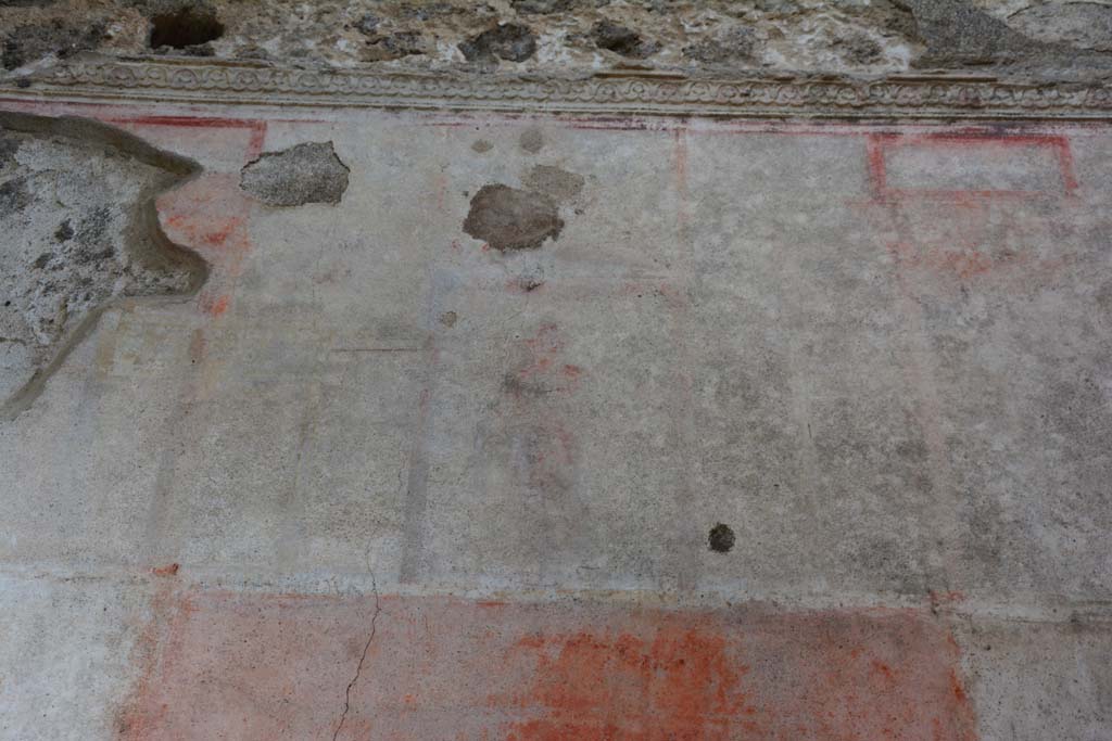 IX.5.11 Pompeii. March 2017. Room e, upper south wall and painted figure. 
Foto Christian Beck, ERC Grant 681269 DÉCOR.