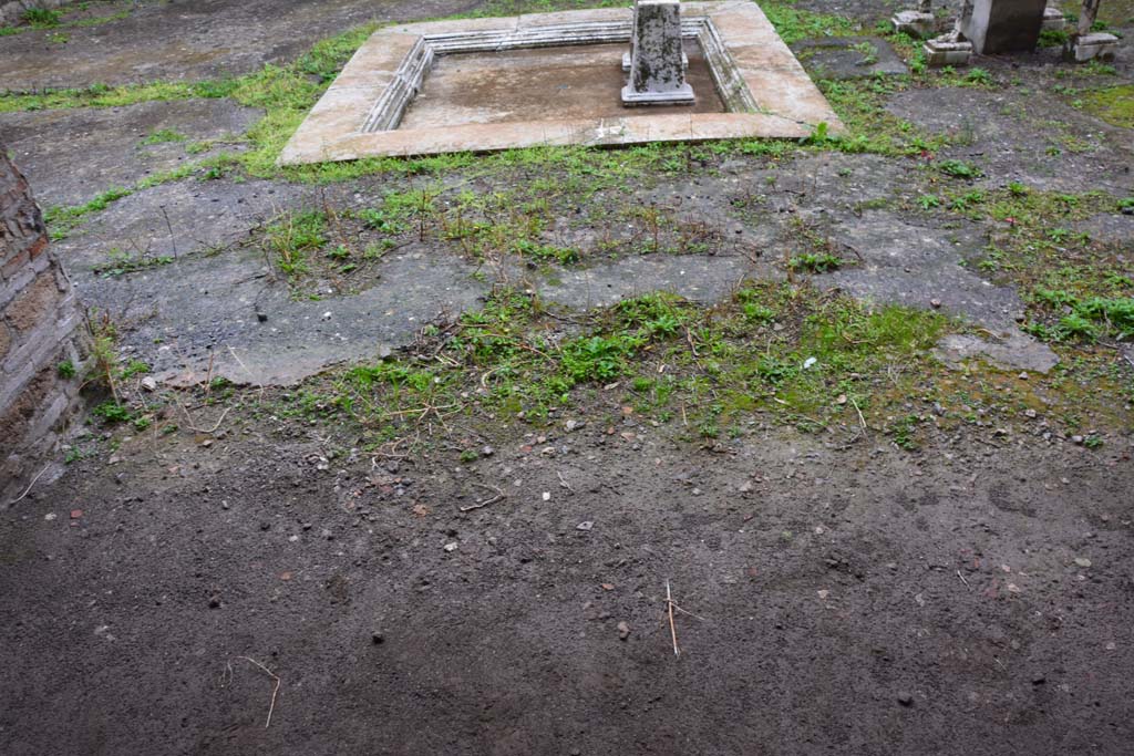 IX.5.11 Pompeii. March 2017. Room e, looking east across flooring towards atrium b.     
Foto Christian Beck, ERC Grant 681269 DÉCOR