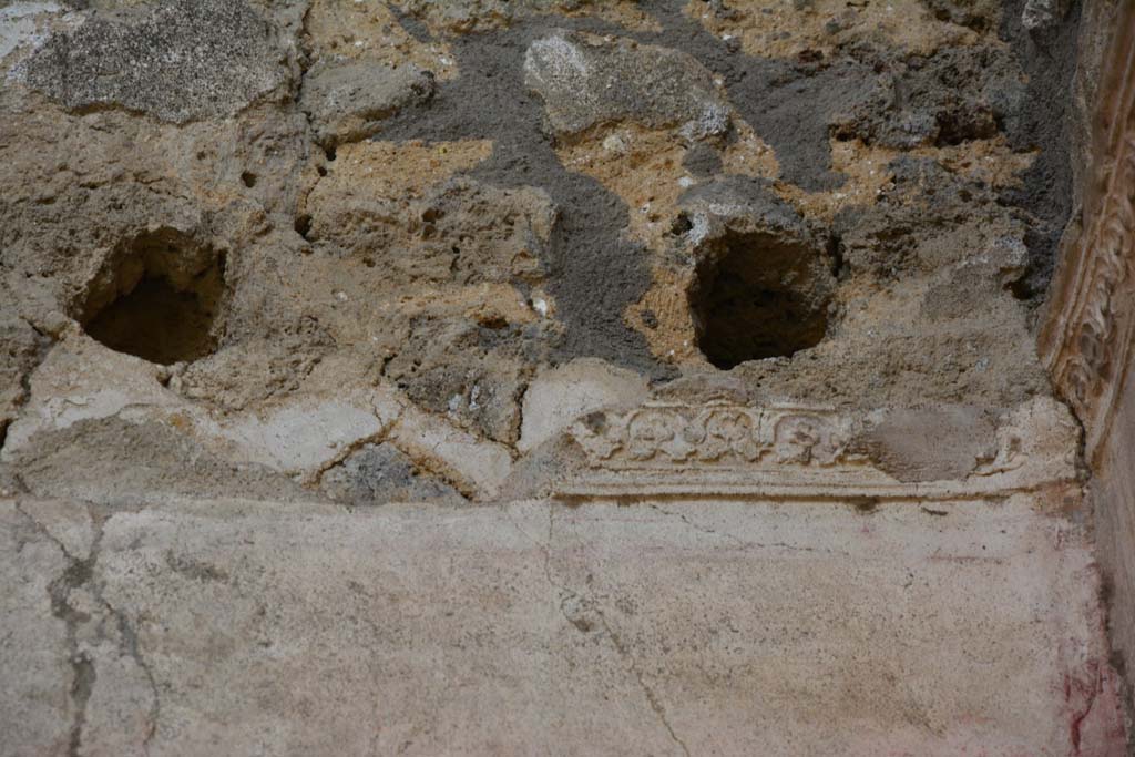 IX.5.11 Pompeii. March 2017. Room e, detail of stucco frieze from upper west wall in north-west corner.  
Foto Christian Beck, ERC Grant 681269 DÉCOR.