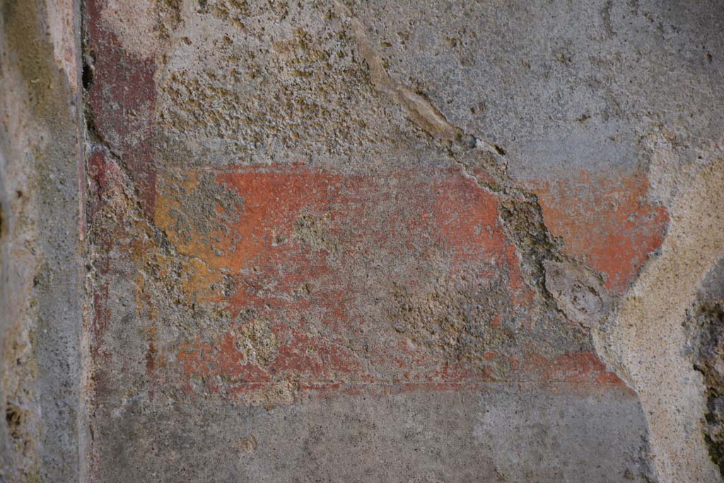 IX.5.11 Pompeii. May 2017. Room d, detail of remaining painted decoration on west wall at south end.
Foto Christian Beck, ERC Grant 681269 DÉCOR.
