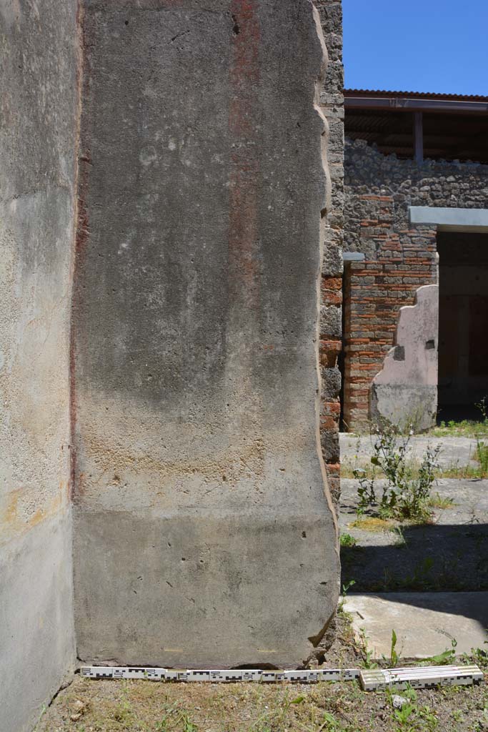 IX.5.11 Pompeii. May 2017. Room d, east wall in north-east corner. 
Foto Christian Beck, ERC Grant 681269 DÉCOR.