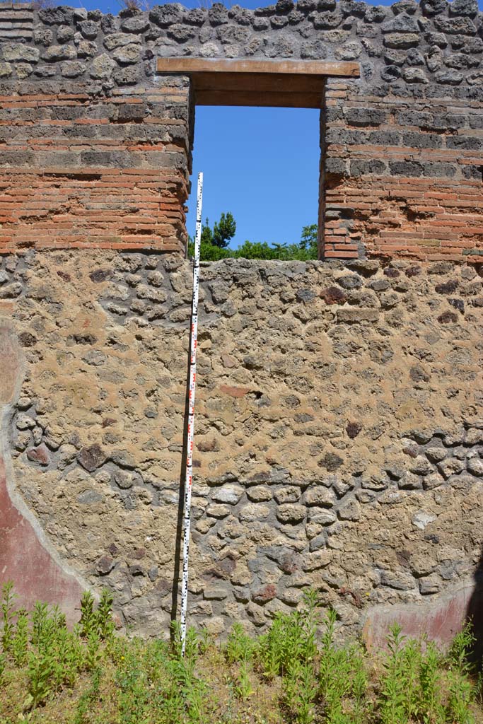 IX.5.11 Pompeii. May 2017. 
Room c, window in upper centre of north wall looking onto Via di Nola. 
Foto Christian Beck, ERC Grant 681269 DÉCOR