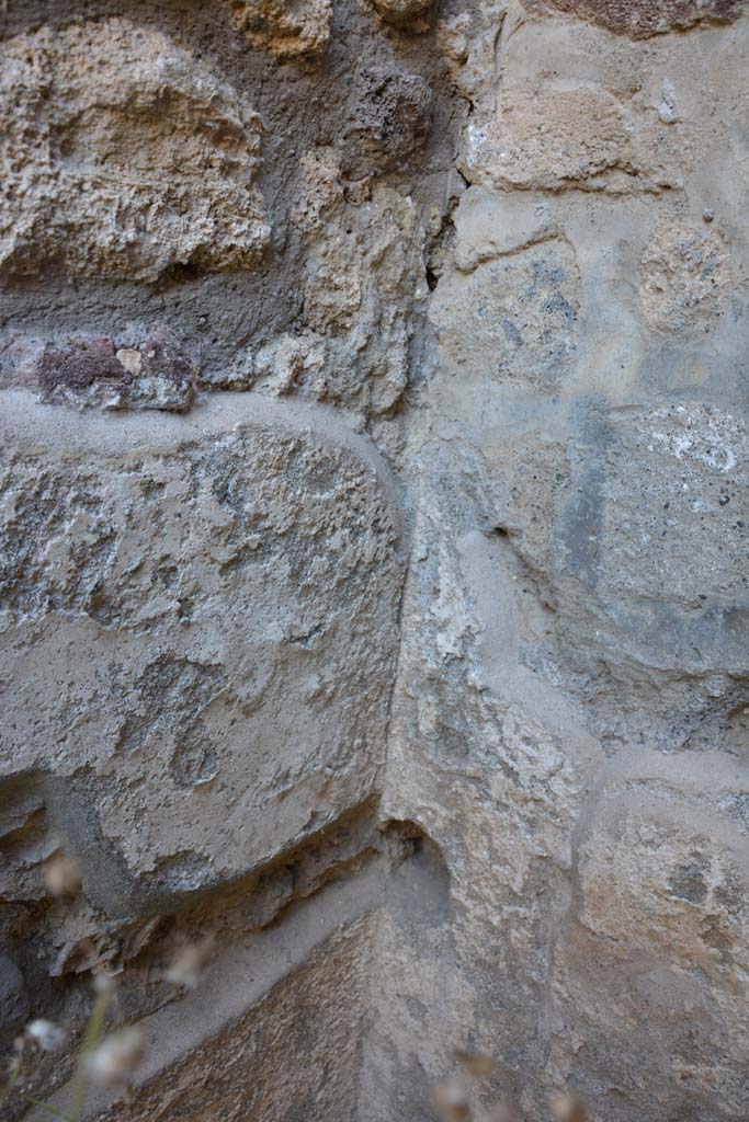 IX.5.11 Pompeii. May 2017. Room r/s, detail from lower north-west corner of alcove.
Foto Christian Beck, ERC Grant 681269 DÉCOR.