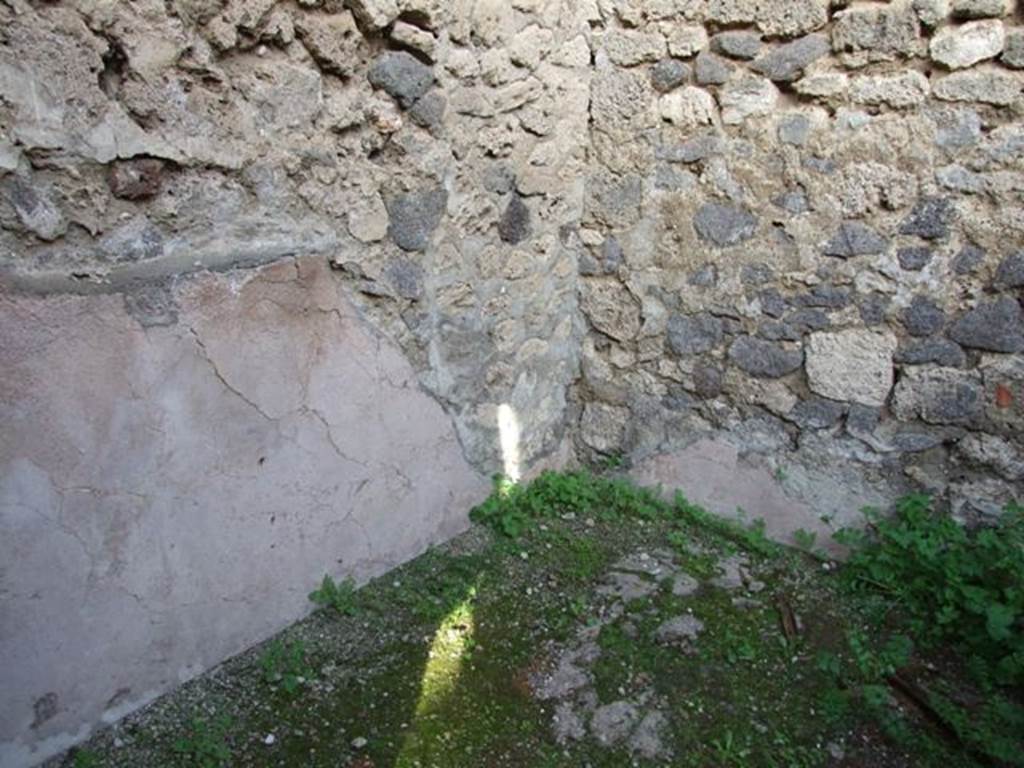 IX.5.11 Pompeii. December 2007. Room 12, north-east corner. According to Boyce, in the north wall was a rectangular niche (h.0.40, w.0.45, d.0.20, height above the floor 0.95). On the wall beside it were faint traces of the original lararium painting. See Boyce G. K., 1937. Corpus of the Lararia of Pompeii. Rome: MAAR 14. (p.86, no.424)