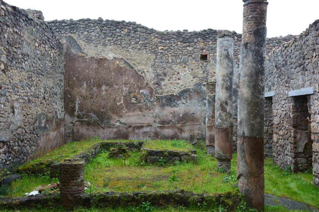 IX.5.11 Pompeii. March 2017. Peristyle n, looking south.
Foto Christian Beck, ERC Grant 681269 DÉCOR.