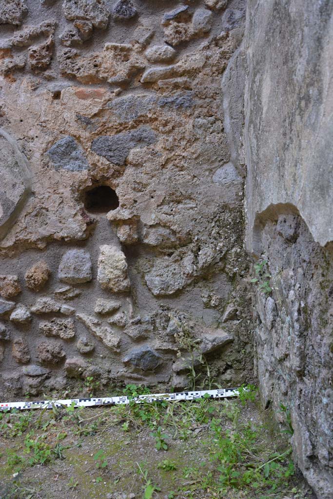 IX.5.11 Pompeii. May 2017. Room o, south wall in south-west corner.
Foto Christian Beck, ERC Grant 681269 DÉCOR