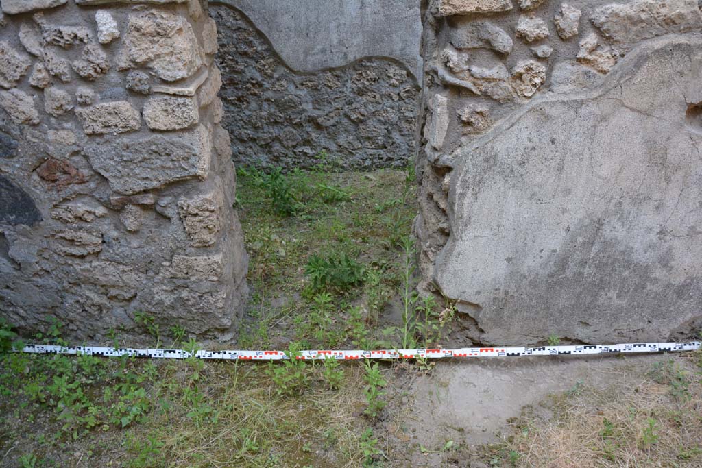 IX.5.11 Pompeii. May 2017. Room o, doorway in north wall to understairs area.
Foto Christian Beck, ERC Grant 681269 DÉCOR.