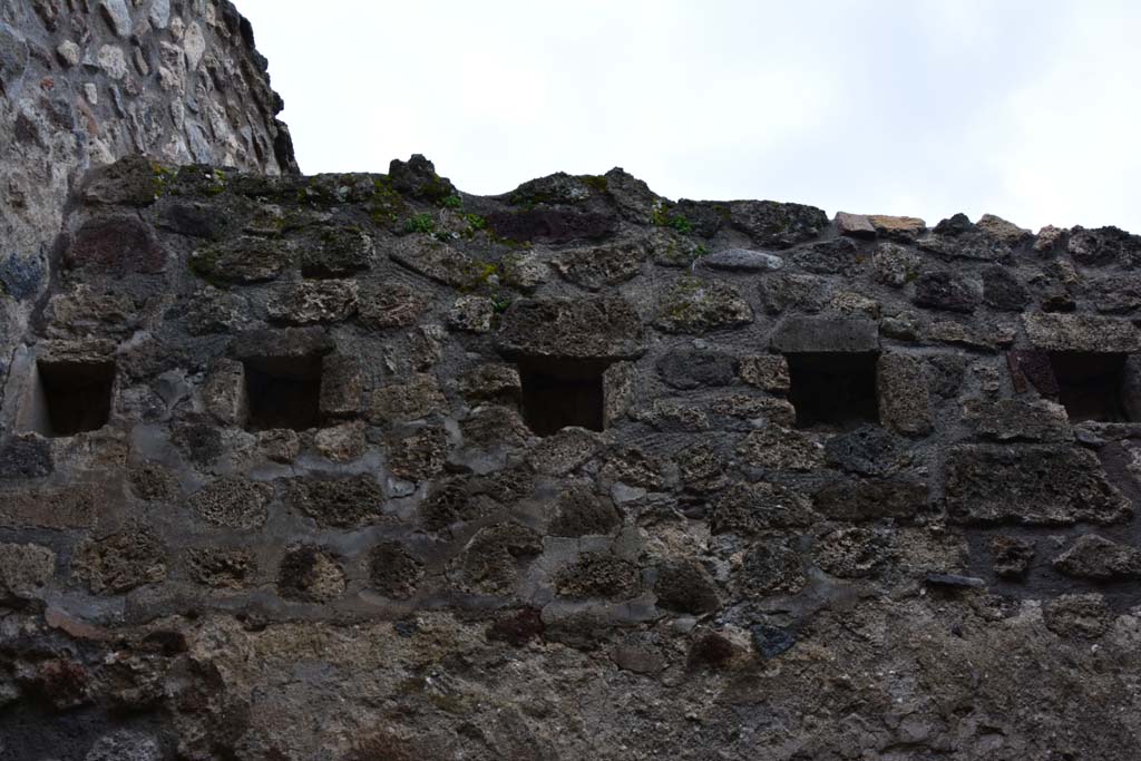 IX.5.11 Pompeii. March 2017. Room q, upper north wall at west end.
Foto Christian Beck, ERC Grant 681269 DÉCOR.