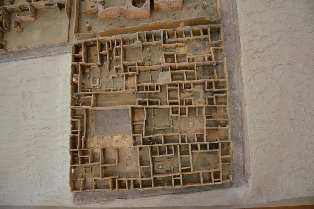 IX.5, Pompeii. July 2017. Overview of insula, with IX.5.11 in the lower right. 
From cork model in Naples Archaeological Museum.
Foto Annette Haug, ERC Grant 681269 DÉCOR.