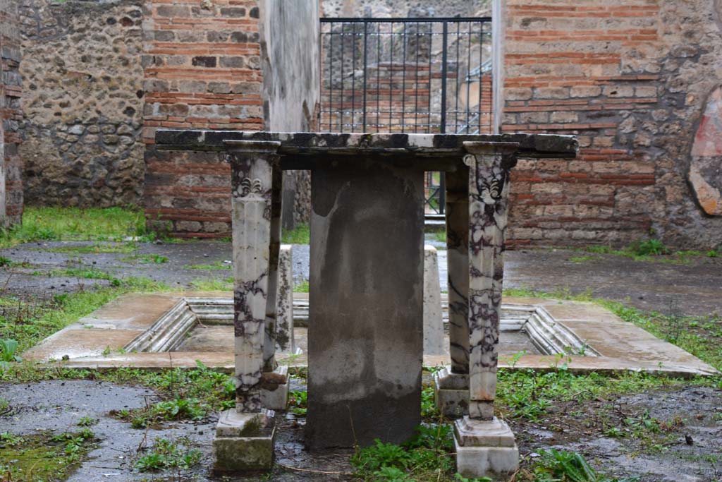 IX.5.11 Pompeii. March 2017. Atrium b, looking north from rear of impluvium. 
Foto Christian Beck, ERC Grant 681269 DÉCOR.