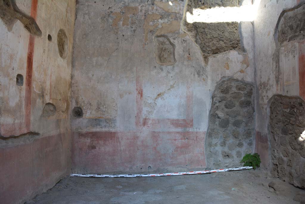 IX.5.11 Pompeii. May 2017. Room g, looking towards east wall.
Foto Christian Beck, ERC Grant 681269 DÉCOR.