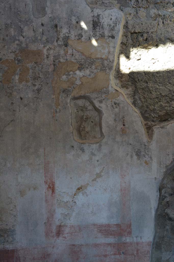 IX.5.11 Pompeii. May 2017. Room g, centre of east wall.
Foto Christian Beck, ERC Grant 681269 DÉCOR.
