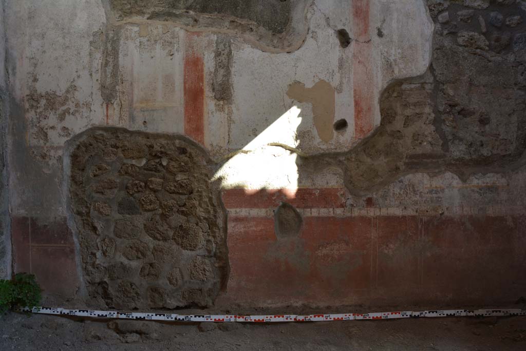 IX.5.11 Pompeii. May 2017. Room g, looking towards lower south wall.
Foto Christian Beck, ERC Grant 681269 DÉCOR.