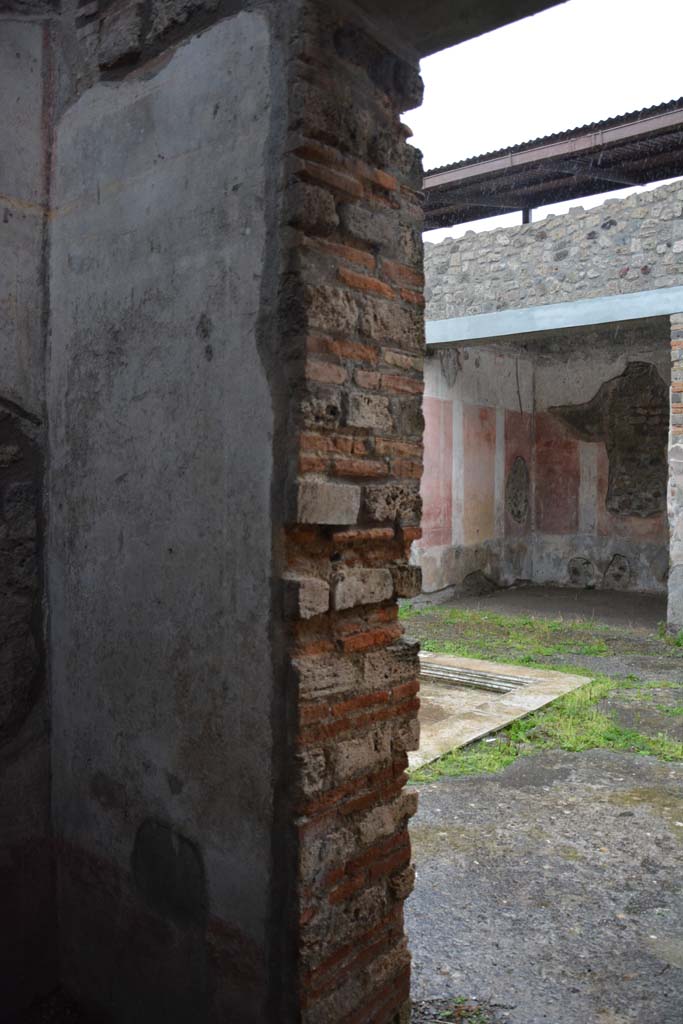 IX.5.11 Pompeii. March 2017. Room g, wall on south side of doorway at west end. 
Foto Christian Beck, ERC Grant 681269 DÉCOR.