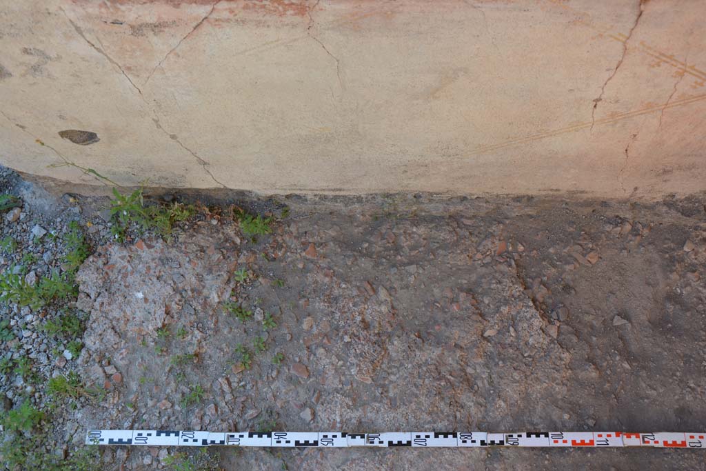 IX.5.11 Pompeii. May 2017. Room h, detail of flooring from near north wall.
Foto Christian Beck, ERC Grant 681269 DÉCOR.