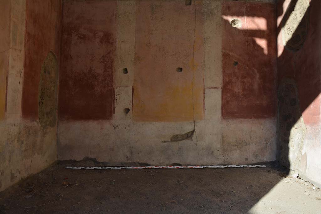 IX.5.11 Pompeii. May 2017. Room h, looking towards east wall.
Foto Christian Beck, ERC Grant 681269 DÉCOR.