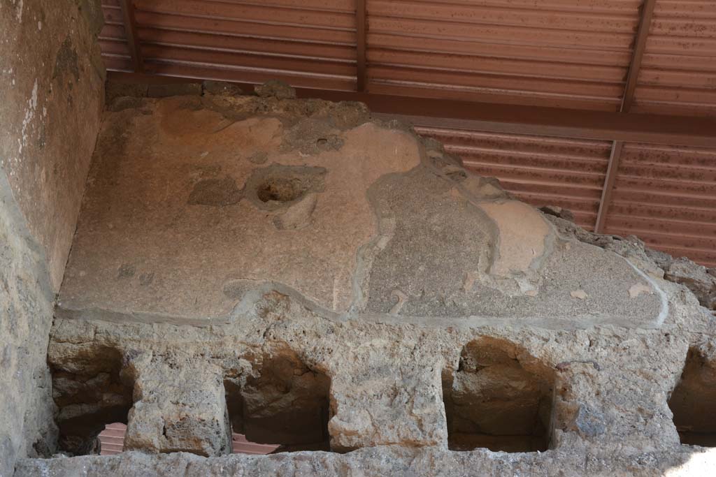 IX.5.11 Pompeii. May 2017. Room h, detail from upper south wall at east end.
Foto Christian Beck, ERC Grant 681269 DÉCOR.
