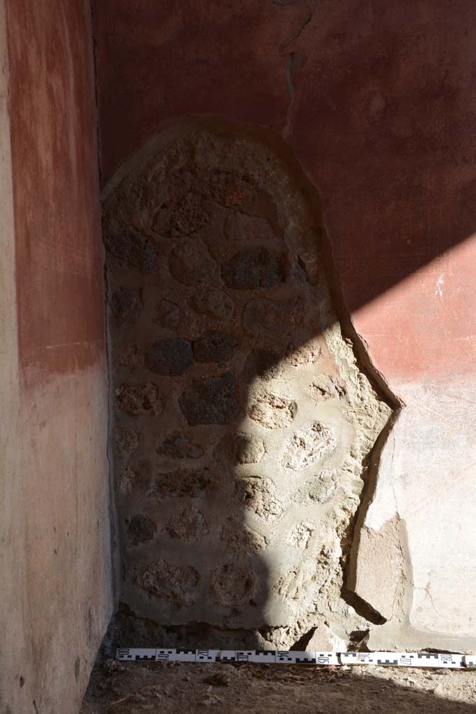IX.5.11 Pompeii. May 2017. Room h, lower south wall at east end.
Foto Christian Beck, ERC Grant 681269 DÉCOR.