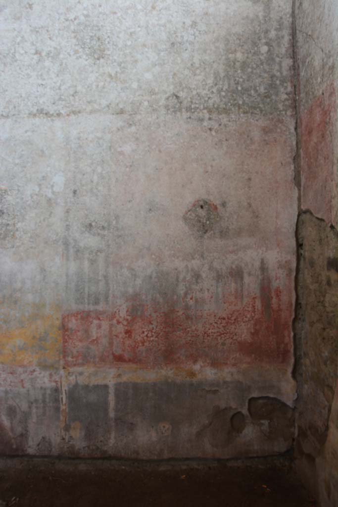 IX.5.11 Pompeii. March 2017. Room i, east wall at south end. 
Foto Christian Beck, ERC Grant 681269 DÉCOR.