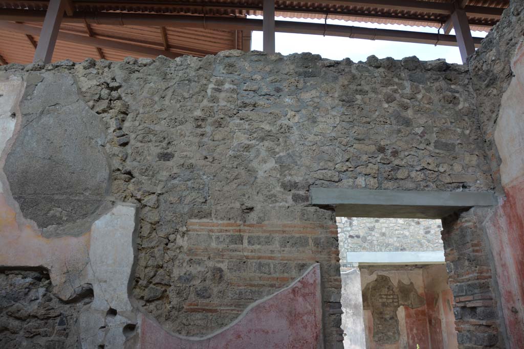 IX.5.11 Pompeii. May 2017. Room i, upper west wall at north end.
Foto Christian Beck, ERC Grant 681269 DÉCOR.