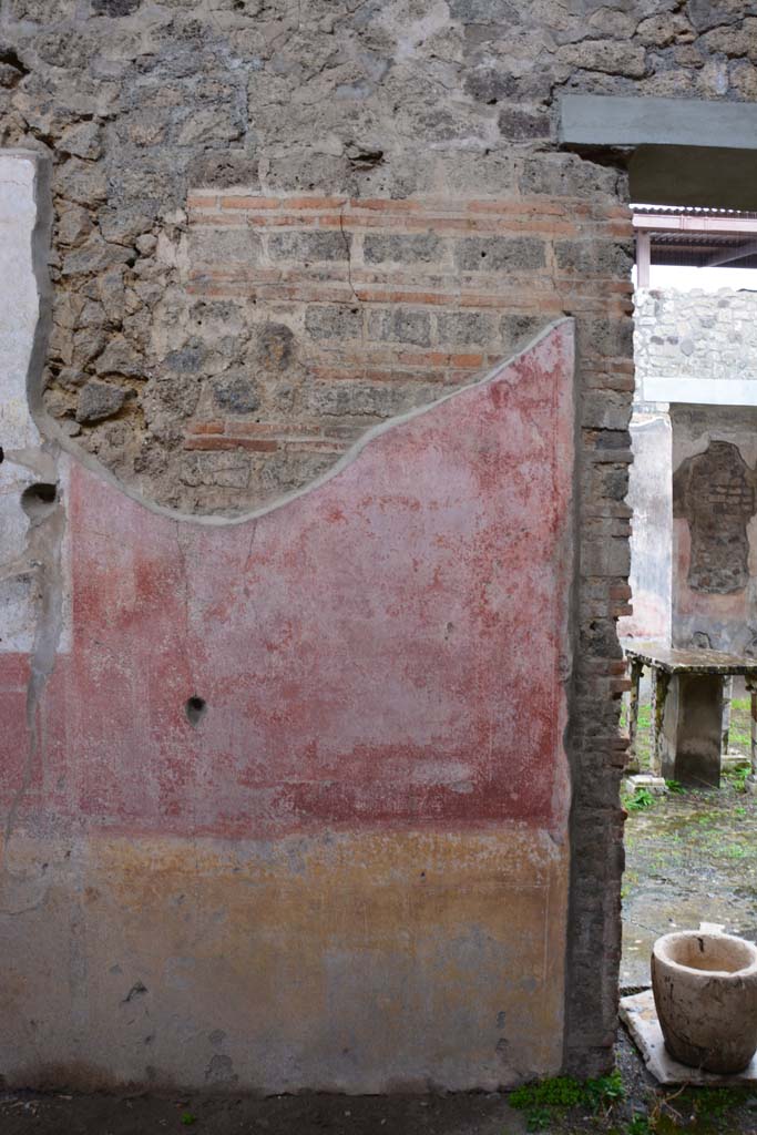 IX.5.11 Pompeii. March 2017. Room i, west wall with doorway to atrium b, on right.
Foto Christian Beck, ERC Grant 681269 DÉCOR.