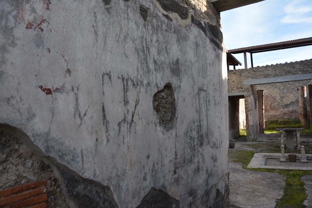 IX.5.11 Pompeii. March 2017. Room a, looking towards east wall of entrance corridor.   
Foto Christian Beck, ERC Grant 681269 DÉCOR.