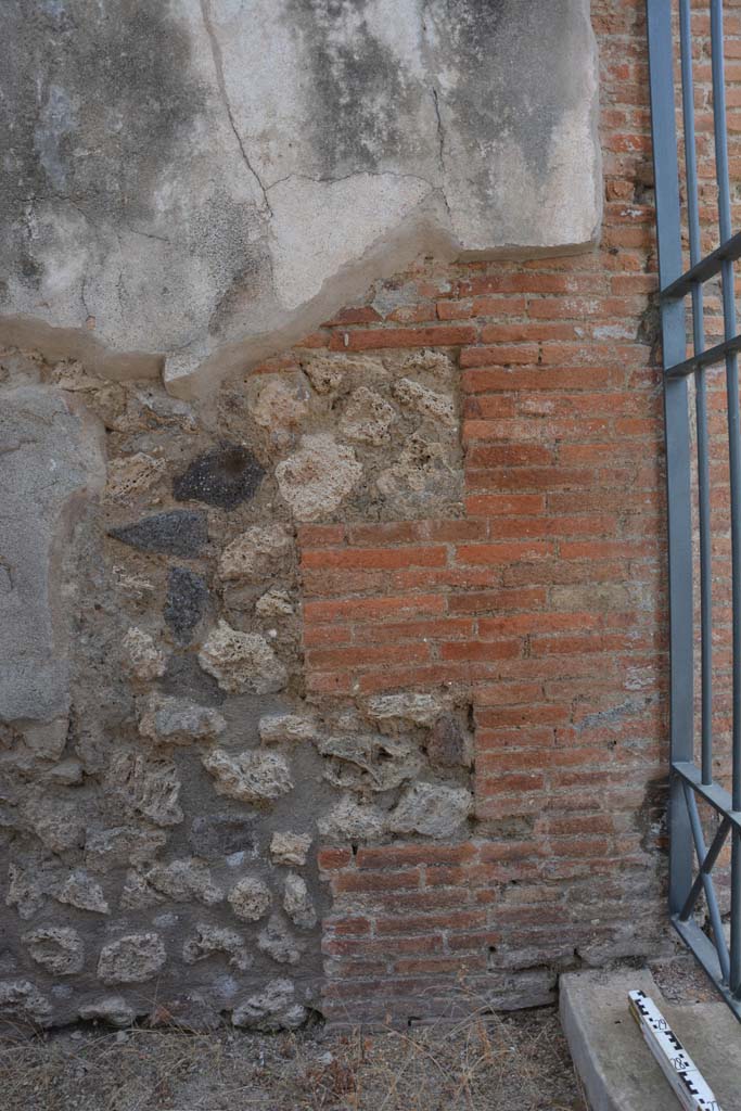 IX.5.11 Pompeii. May 2017. Room a, lower west side of entrance corridor.
Foto Christian Beck, ERC Grant 681269 DÉCOR.